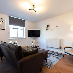 Jasper- 2 Bed Flat With Parking Apartment